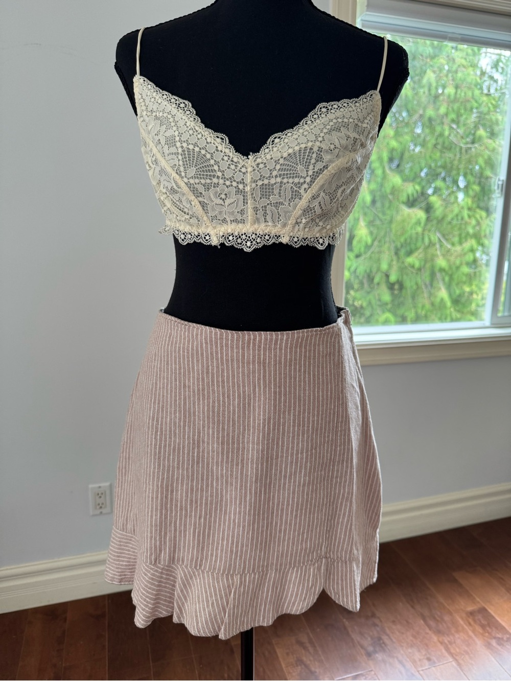 Abercrombie & Fitch Beige and White Striped skirt